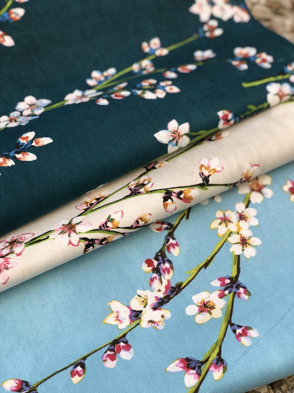 tissu imprimé fleurs d'amandiers