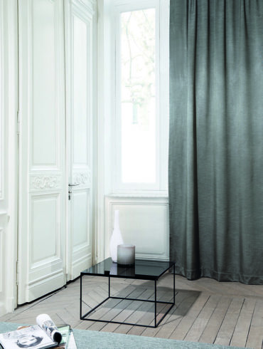 rideau avec ourlet au ras du sol