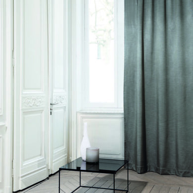 rideau avec ourlet au ras du sol