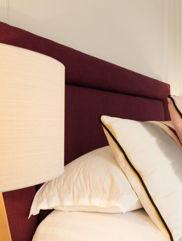 tête de lit et coussins coordonnés