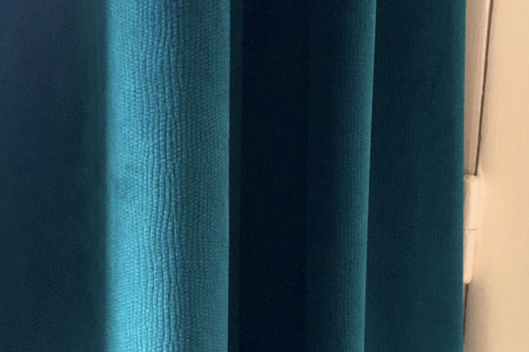 rideau velours bleu canard