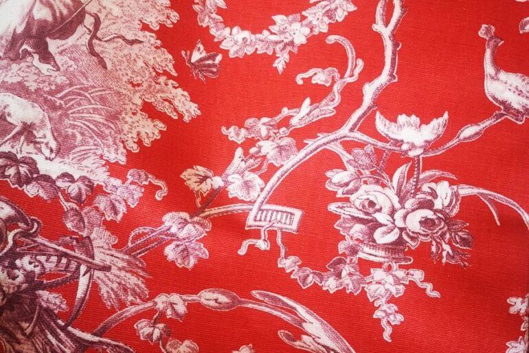 Toile de Jouy fond rouge